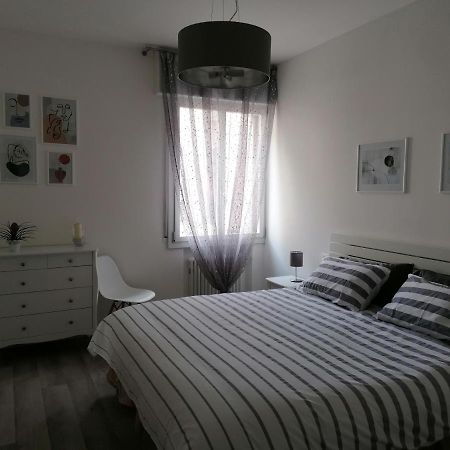 Angela Guest House In Centro Storico Конельяно Екстер'єр фото
