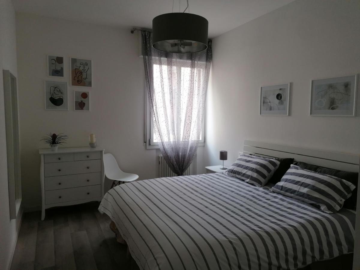 Angela Guest House In Centro Storico Конельяно Екстер'єр фото
