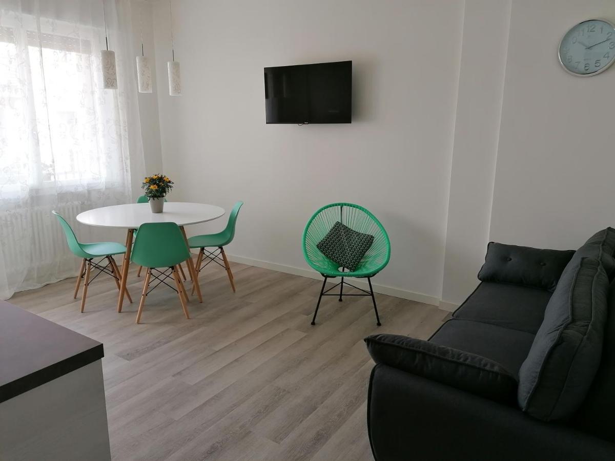 Angela Guest House In Centro Storico Конельяно Екстер'єр фото
